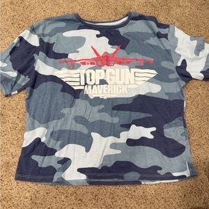 Cropped Top Gun T-Shirt
